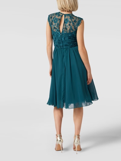 CHI CHI London Cocktailkleid mit floralen Stickereien Petrol 5