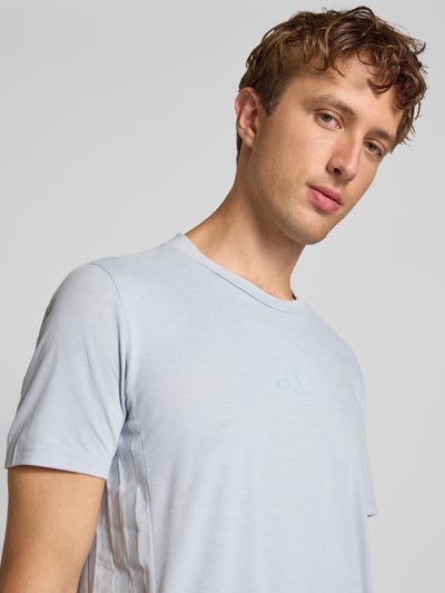 adidas Training T-shirt z nadrukiem z logo Średnioszary 3