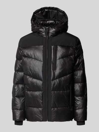 Produktfoto, Steppjacke mit Reißverschlusstaschen von NAUTGÅRD in Schwarz, glatte Textur, Kapuze, Regular Fit, Vorderansicht, Herrenmodell