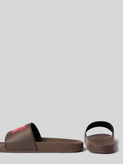 HUGO Badeschuhe mit Logo Print Modell 'TIMEIN_SLID_PH' Mittelbraun 2