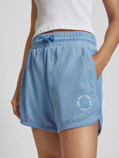 TheJoggConcept Loose Fit Meshshorts mit Label-Print Modell 'TALLI' Hellblau 3