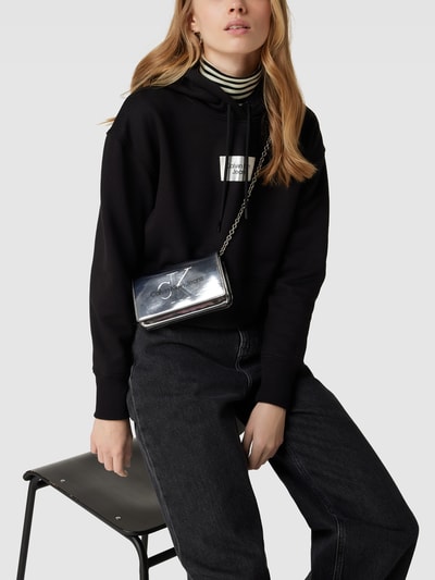Calvin Klein Jeans Umhängetasche mit Label-Print Modell 'SCULPTED' Silber 1