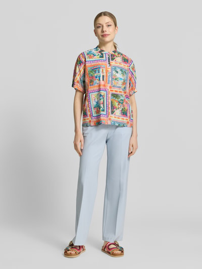 Emily Van den Bergh Relaxed Fit Bluse mit Rundhalsausschnitt Hellgruen 1
