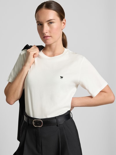 Frauenmodel trägt Regular Fit T-Shirt aus reiner Baumwolle Modell 'VENACO' von Max Mara, Damen T-Shirt von Weekend Max Mara, Nahaufnahme Oberkörper