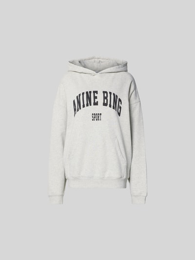 Produktfoto, Oversized Hoodie mit Logo-Print von Anine Bing aus reiner Baumwolle in Hellgrau mit Känguru-Tasche und elastischen Abschlüssen