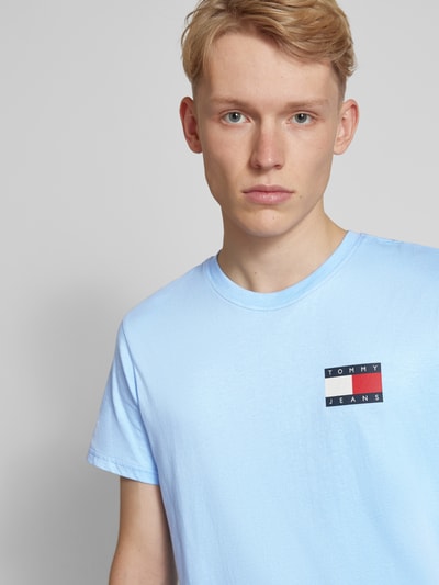 Tommy Jeans Slim fit T-shirt met labelprint, model 'ESSENTIAL' Lichtblauw - 3