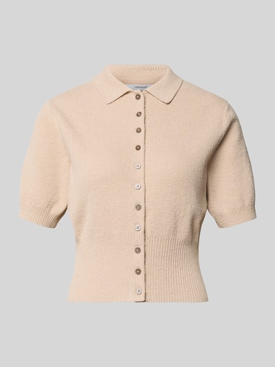 Produktfoto, Cardigan mit 1/2-Arm und Polokragen Modell 'KYLIE' von Topshop in Beige mit Knopfleiste im Regular-Fit, strukturierte Textur. Damen Cardigan, Rückenlänge 48 cm, Ärmellänge 24 cm, Größe S