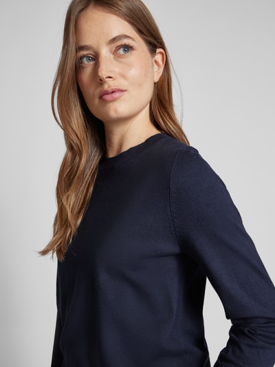 s.Oliver RED LABEL Cropped Strickpullover aus Viskose-Mix mit geripptem Rundhalsausschnitt Marine 3