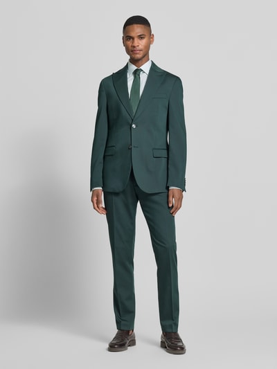 Männermodel trägt Slim Fit Business-Hemd aus Baumwolle mit Kentkragen von OLYMP Level Five im Herren Business-Look, Ganzkörperansicht von vorne. Rückenlänge 79 cm, Schulterbreite 44 cm, Ärmellänge 67 cm, aus Baumwoll-Elasthan-Mix, mit Knopfleiste.