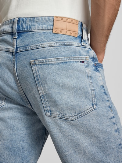 Tommy Jeans Regular Fit Jeansshorts aus Baumwoll-Mix Modell 'RONNIE' Hellblau 3