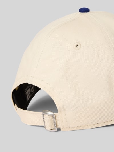 Produktfoto, lichte baseballpet van puur katoen met metalen verstelclip, labelstitching, Model 'COLOURBLOCK 9FORTY®' van New Era, heren