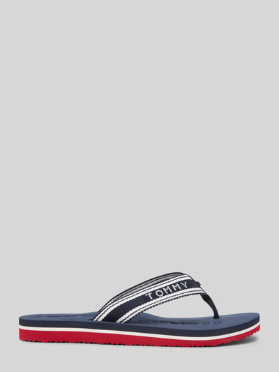 Produktfoto, Zehentrenner mit Logo Details von Tommy Hilfiger in Two-Tone-Optik, Schuhspitze abgerundet, flache Absatzform