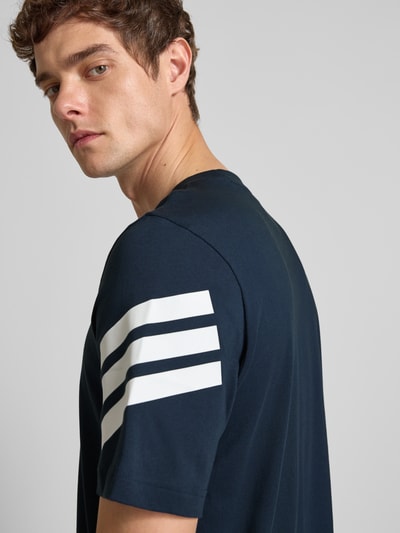 adidas Sportswear T-Shirt mit Label-Print Dunkelblau 3