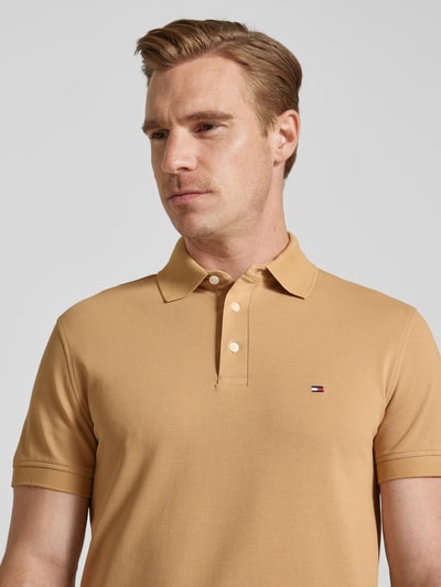 Tommy Hilfiger Slim Fit Poloshirt mit Label-Stitching Khaki 3