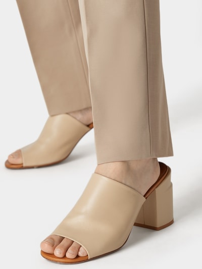 Theory Hose mit Bügelfalten Beige 6