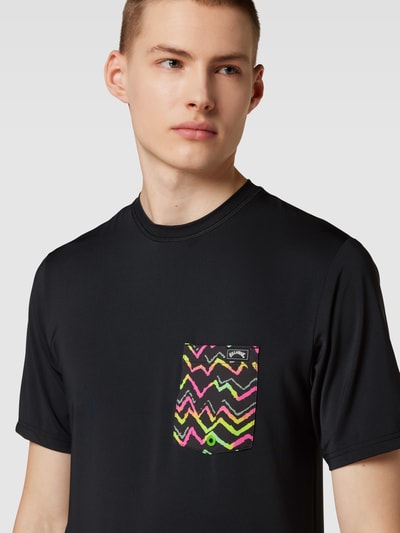 Billabong T-shirt o luźnym kroju z kieszenią na piersi model ‘TEAM POCKET’ Czarny 3