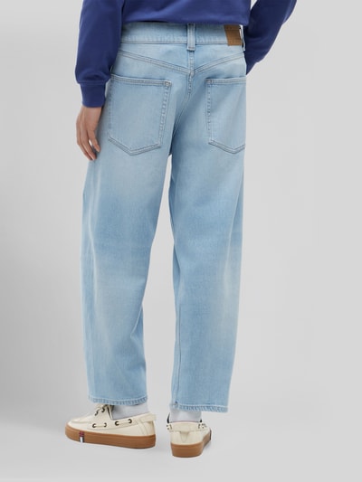 Tommy Jeans Barrel Leg Jeans aus Baumwoll-Mix Modell 'ASHTON' Hellblau 5