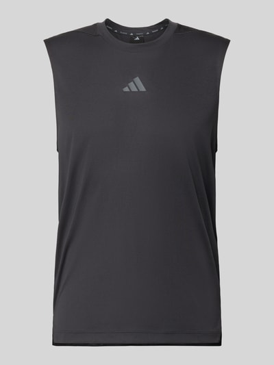 Produktfoto, Regular Fit Sport Tank Top mit Label Print von adidas Training, Optik: Unifarben, Strukturiert, feines Strukturmuster, Rundhals, breite Träger, Materialverarbeitung: Stretch-Webstruktur