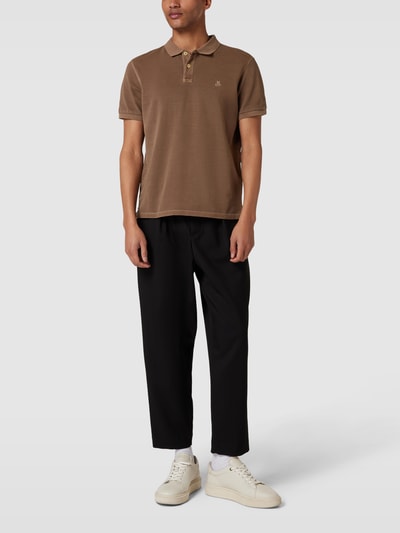 Marc O'Polo Poloshirt mit kurzer Knopfleiste Mittelbraun 1