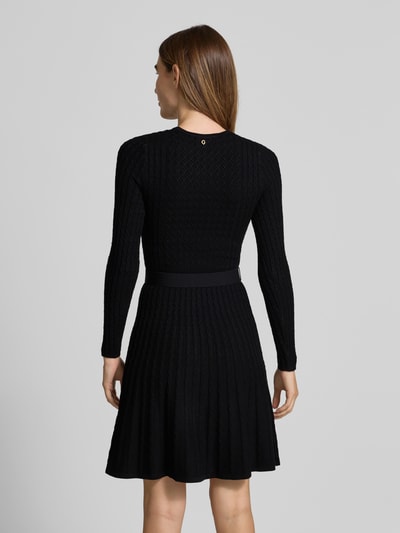 Guess Sukienka o długości do kolan z paskiem w talii Czarny 5