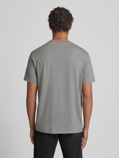 CK Calvin Klein T-Shirt mit Label-Print und Rundhalsausschnitt Mittelgrau Melange 5