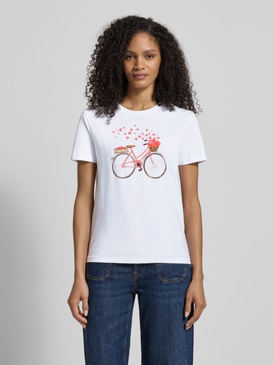 Vrouwenmodel draagt T-shirt met motiefprint en ronde halsuitsnijding van Jake*s Casual, puur katoen, regular fit, ruglengte maat S 57 cm, vooraanzicht bovenlichaam.
