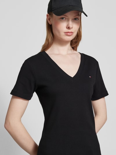 Tommy Hilfiger Slim Fit T-Shirt mit V-Ausschnitt Modell 'CODY' Black 3