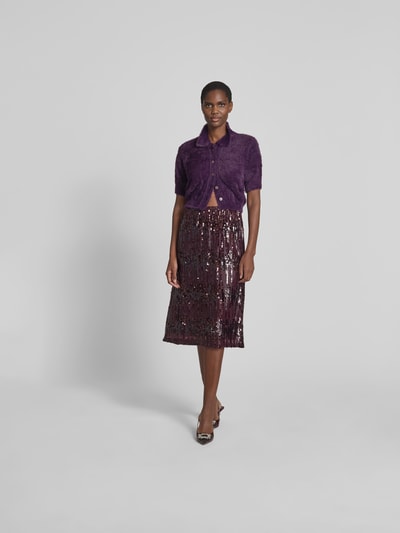 BAUM & PFERDGARTEN Cropped Cardigan in Fell-Optik Pflaume 1
