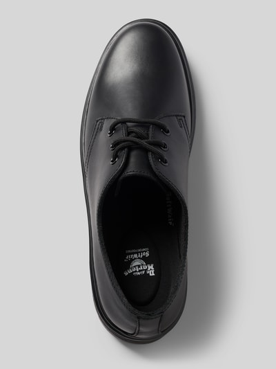 Produktfoto, schwarze Schuhe aus echtem Leder Modell 'Brookline' von Dr. Martens, runde Form, Schnürverschluss, profilierte Sohle, Absatzhöhe 4 cm, Schafthöhe 6 cm, Schaftweite 12 cm, matte glatte Textur