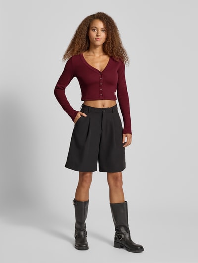 Calvin Klein Jeans Cropped Strickjacke mit Knopfleiste Bordeaux 1