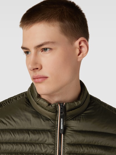 Jack & Jones Gewatteerd jack met labelpatch, model 'HERO’ Olijfgroen - 3