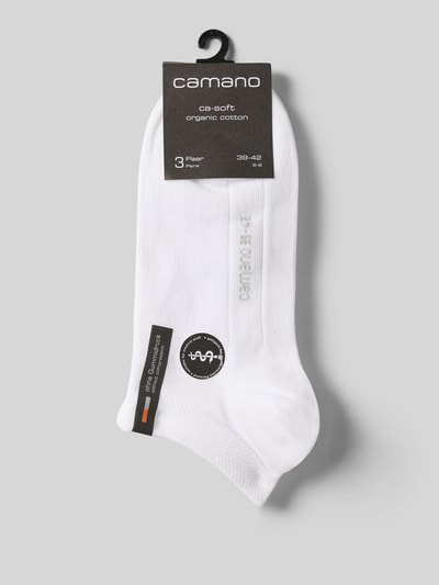 Produktfoto, witte Sneakersocken mit Label-Detail im 3er-Pack van camano, katoenmix met stretch, gemêleerd, geribd boord, verpakt