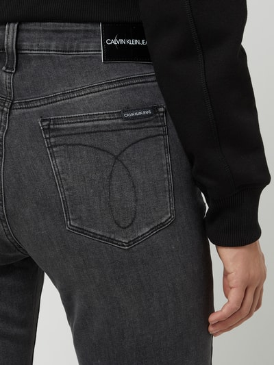 Calvin Klein Jeans Jeansy z wysokim stanem o kroju skinny fit z dodatkiem streczu  Ciemnoszary melanż 3