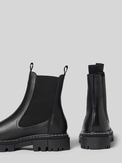 Produktfoto, schwarze Chelseas aus echtem Rindsleder von Tamaris mit robustem Profil, matte und glatte Textur, Damen Chelseas von Tamaris
