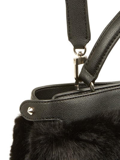 Guess Handtasche aus Kunstfell Modell 'Gwen' Black 4