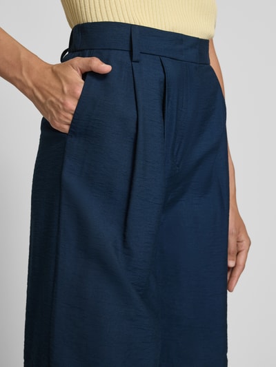 Christian Berg Woman Relaxed Fit Bermudas mit Bundfalten Dunkelblau 3