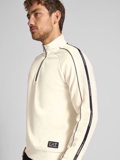 EA7 Emporio Armani Sweatshirt mit Stehkragen und Reißverschluss Offwhite 3