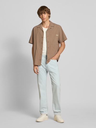 Calvin Klein Jeans Regular Fit Freizeithemd mit Brusttasche Sand 1