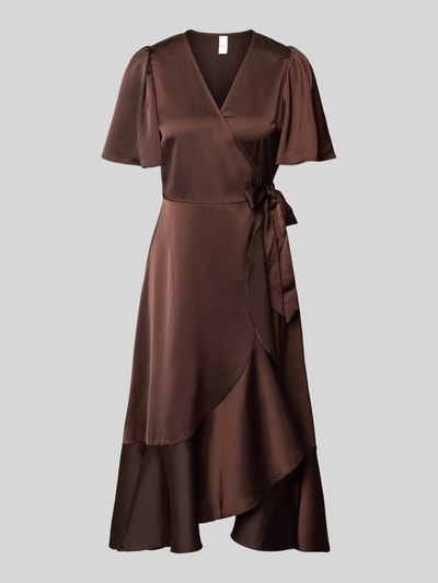 Produktfoto, Midikleid aus Satin mit V-Ausschnitt Modell 'Thea' von YAS in Braun, Wickel-Optik, taillierte Passform, glatte Textur