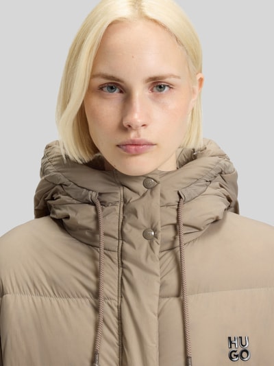 HUGO Regular Fit Daunenmantel mit Label Print Modell 'FINI-3' Sand 3