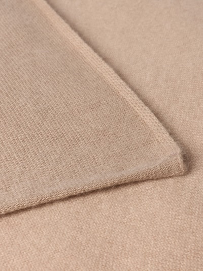 Produktfoto, Schal aus Kaschmir mit Rollsaum von Christian Berg Woman, rechteckige Form, beige Farbe, feine Textur, Kontext: Damen Schal aus reinem Kaschmir, Maße ca. 51 x 180 cm
