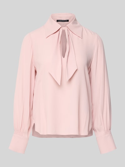 Produktfoto, Loose Fit Blusenshirt mit Seiden-Anteil von Luisa Cerano in zartem Rosa, Hemdblusenkragen, Schlüsselloch-Ausschnitt, Raffungen, lange Ärmel, glatte Textur, Rückenlänge 62 cm, Ärmellänge 65 cm, Damen Blusenshirt