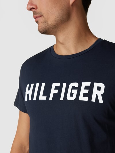 Tommy Hilfiger T-shirt z bawełny ekologicznej z nadrukiem z logo Granatowy 3