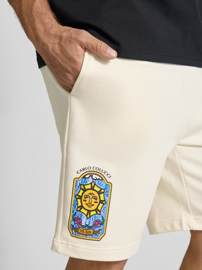 CARLO COLUCCI Sweatshorts mit Label-Print Offwhite 3