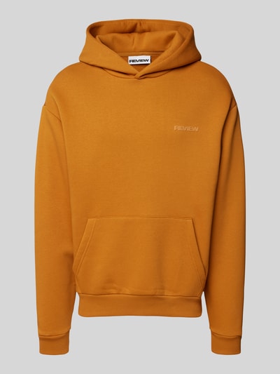 REVIEW Hoodie mit Label-Print Cognac 2