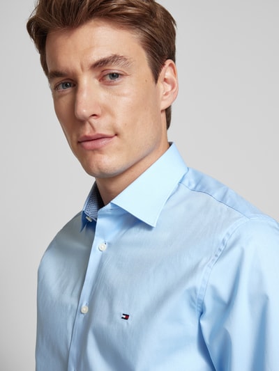 Tommy Hilfiger Regular fit zakelijk overhemd met labelstitching, model 'John' Blauw - 3