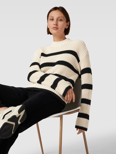 Vero Moda Strickpullover mit Streifenmuster Modell 'HILDA' Offwhite 3