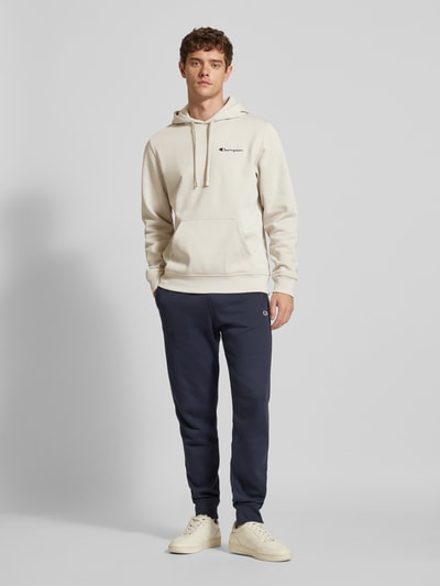 CHAMPION Hoodie mit Label-Stitching Beige 1