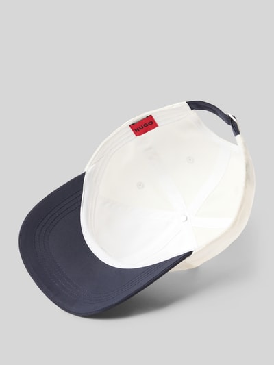 Produktfoto, biała i granatowa czapka z daszkiem Cap mit Label-Stitching Modell 'JAKE-OX-N' von HUGO, struktura gładka