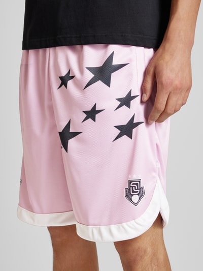 Low Lights Studios Loose Fit Shorts mit Label- und Motiv-Print Modell 'ALLSTARS' Pink 3